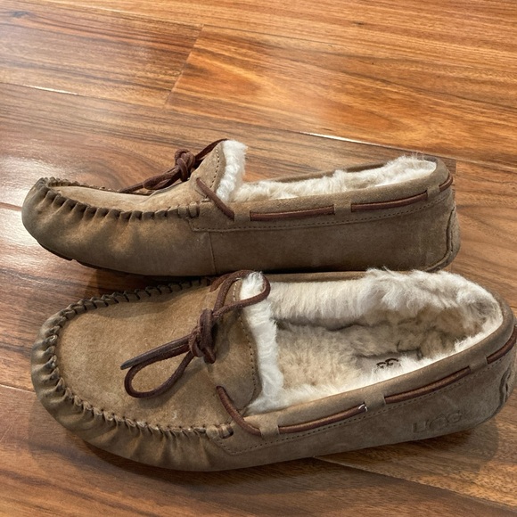 UGG Dakota 5612 Womens Chestnut Suede Sheepskin Slip-On Moccasin Slippers Sz9 - Picture 5 of 14